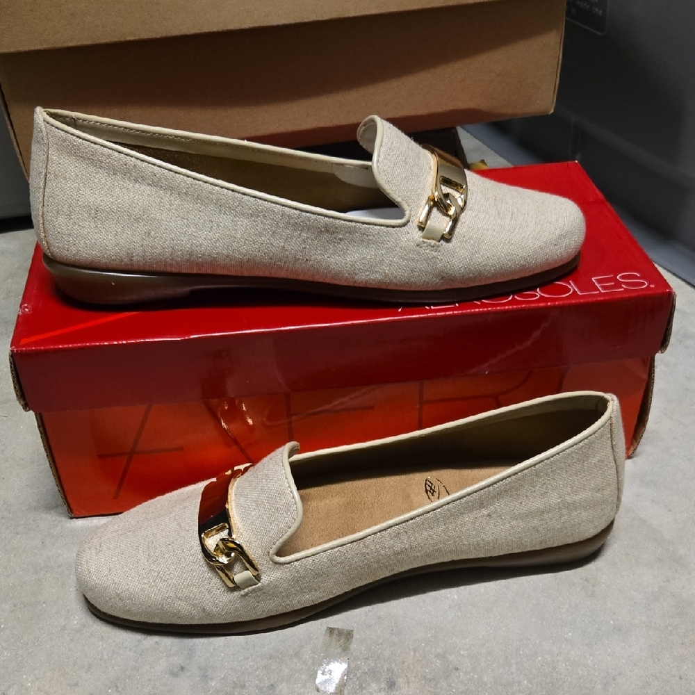 AEROSOLES Beige Loafers with Gold Detail